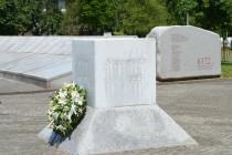 Podići Spomenik Srebreničkoj majci u Sarajevu