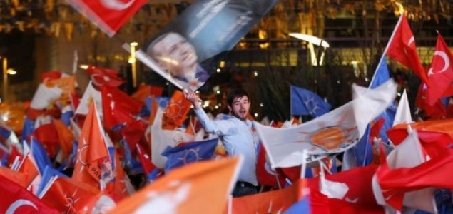 Izvanredni izbori u nedjelju u Turskoj: Hoće li vladajuća Stranka pravde i razvoja morati dijeliti vlast?