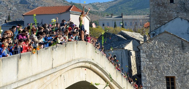 Ne rušite mostove: 22 godine od rušenja Starog mosta u Mostaru