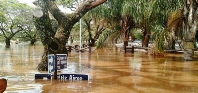 Skoro 170.000 ljudi evakuisano zbog poplava u Južnoj Americi
