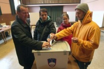 Slovenci na referendumu odbacili zakon o gay brakovima