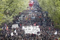 Kaos u Francuskoj, pola milijuna ljudi na ulicama