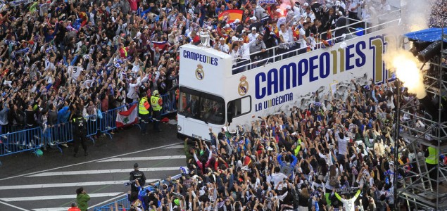 Madrid  gori: Navijači i igrači Reala pjesmom i vriskom slave titulu