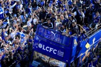Najsretniji grad na svijetu: Hiljade navijača na ulicama Leicestera slavi svoju bajku