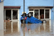 Petero mrtvih u poplavama u Njemačkoj i Francuskoj, uništene kuće, putevi i automobili