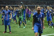 Jedinstveno slavlje igrača i navijača Islanda: Euro već ima najljepšu priču prvenstva