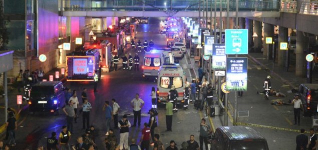 Deseci mrtvih u napadu na aerodrom Ataturk