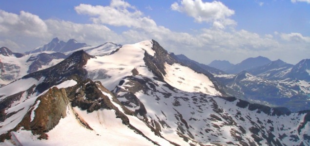 Pet ljudi smrtno stradalo na Alpama