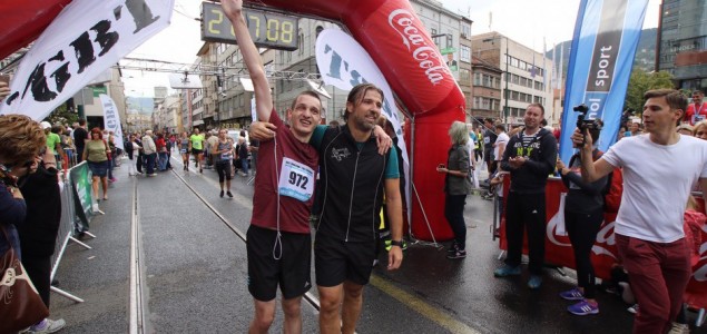 Slijepi mladić Mustafa Mehić Mujče istrčao sarajevski polumaraton