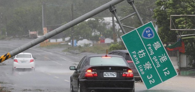 Tajfun Meranti poharao Tajvan i stigao do kineske obale