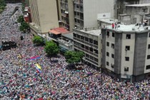 Stotine hiljada demonstranata na ulicama Karakasa