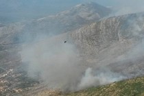 Požari kod Trebinja i Mostara i dalje aktivni, vatrogasci cijelu noć branili naselja