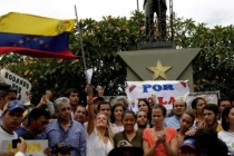 Venecuela: Policajac poginuo tokom antivladinih protesta