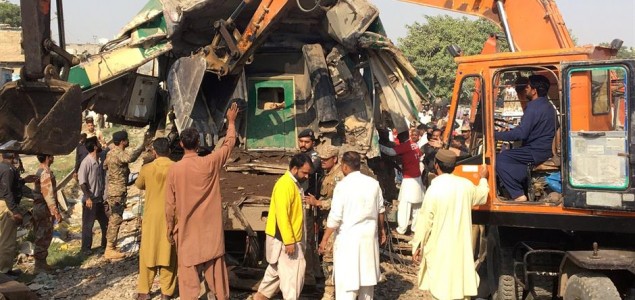 Pakistan: U sudaru dva voza najmanje 16 poginulih