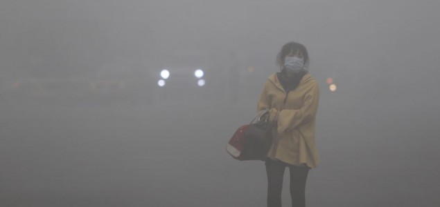 Peking: Objavljeno crveno upozorenje zbog smoga