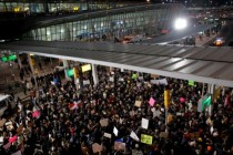 Prvi Trumpov poraz: Sud privremeno suspendovao deportacije osoba iz sedam muslimanskih zemalja