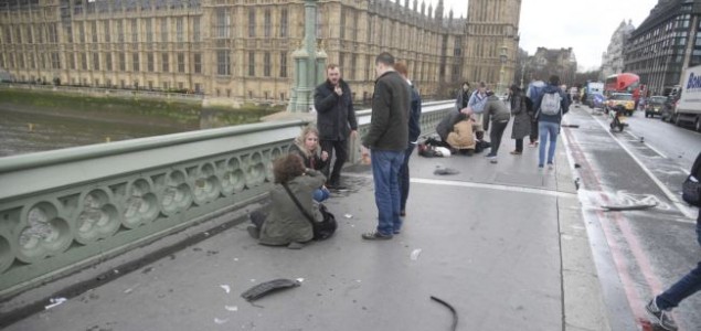 U napadu u Londonu najmanje petoro mrtvih i 40 povređenih