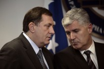 Plamičci kojima bi Dodik i Čović da zapale Bosnu samo pokazuju da obojici gori pod nogama