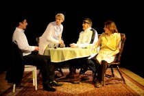 Bosanskohercegovačka urnebesna komedija preživljavanja, ‘MIRNA BOSNA’, večeras na sceni Kamernog teatra 55