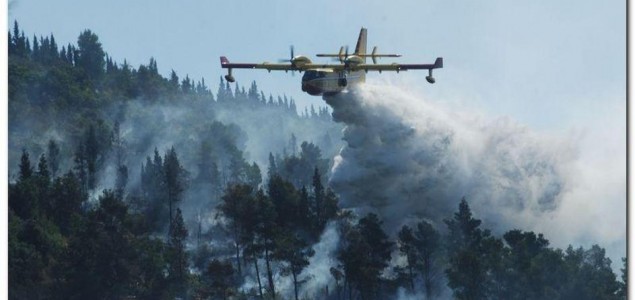 Požari bukte Dalmacijom, izdata uzbuna za sve vatrogasne snage u Hrvatskoj