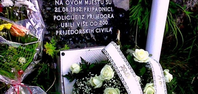 Zločin na Korićanskim stijenama je genocidni akt jer je njime potvrđena genocidna namjera da se potpuno ili djelimično uništi bošnjački i hrvatski narod u Prijedoru