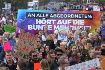 Berlin: Protest protiv kročenja desničara u Bundestag