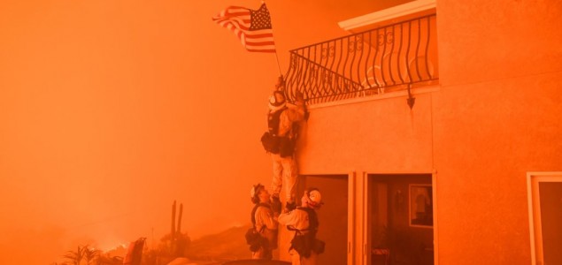 Najmanje deset mrtvih u požarima u Kaliforniji