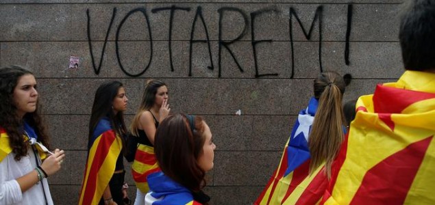 Glasači okupirali biračka mjesta u Kataloniji, očekuje se veliki odziv na referendum