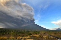 Indonezija: Evakuacija 100.000 ljudi zbog vulkana