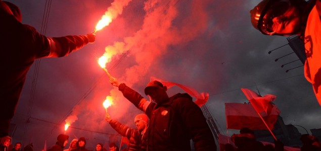 Poljski nacionalisti marširaju kroz Varšavu