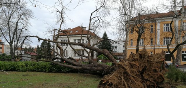 Devet mrtvih u oluji na severu Evrope