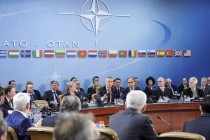 Stoltenberg: Makedoniji poziv u NATO kada riješi spor o imenu