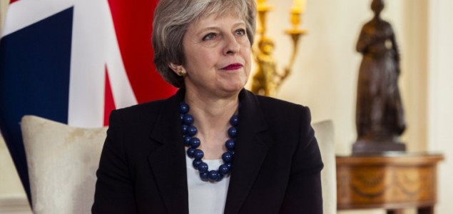 Theresa May sazvala hitan sastanak zbog moguće vojne intervencije u Siriji
