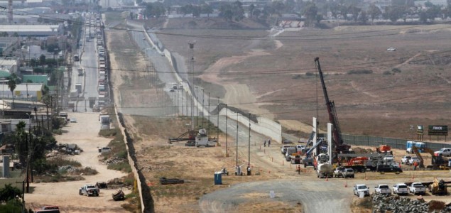 Trump: Meksiko će platiti granični zid