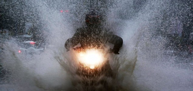 Broj žrtava oluje u Indiji dostigao 66
