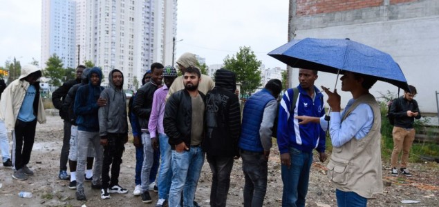 Pariška policija uklanja improvizirani migrantski kamp