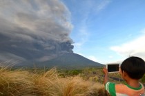 Indonezijski vulkan izbacio pepeo dva kilometra u visinu