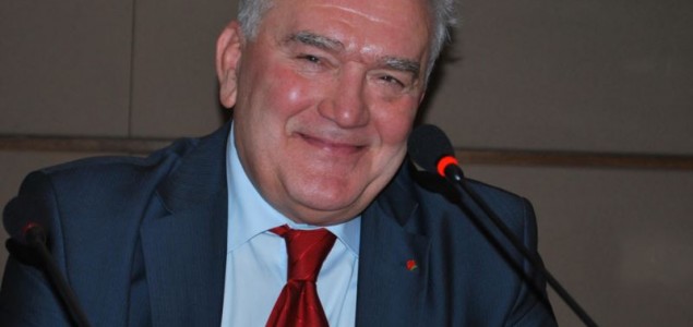 Preminuo Alija Behmen, nekadašnji premijer FBiH, gradonačelnik Sarajeva i igrač Veleža
