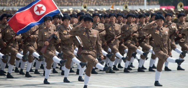 Sjeverna Koreja održala vojnu paradu, prvi put bez interkontinentalnih raketa