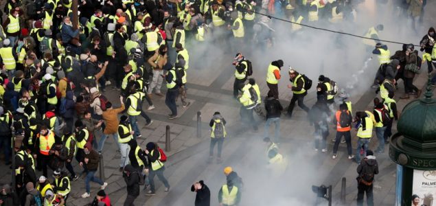 Stotine privedenih u nasilnim demonstracijama u Francuskoj