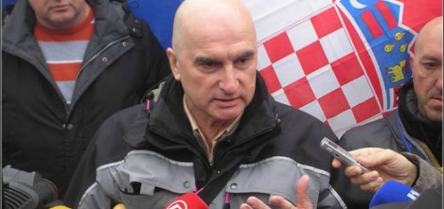 Zoran Erceg napadnut jer je rekao “Tuđman zločinac” Plenkoviću uzviknuo: Kako te nije sram dizati spomenik ovome zločincu?