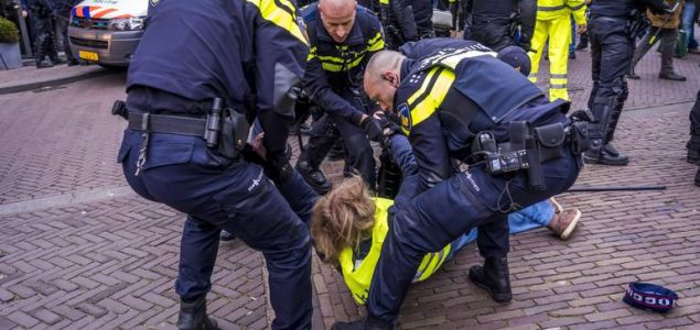 Protesti ‘Žutih prsluka’: Za 30 dana privedeno 4.570 osoba
