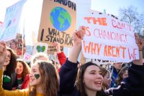“Naša kuća gori”: Švedska tinejdžerica izvukla na ulice tisuće mladih koji prosvjeduju zbog klimatskih promjena
