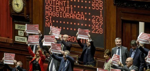 Italija želi omogućiti građanima da parlamentu predlažu zakone