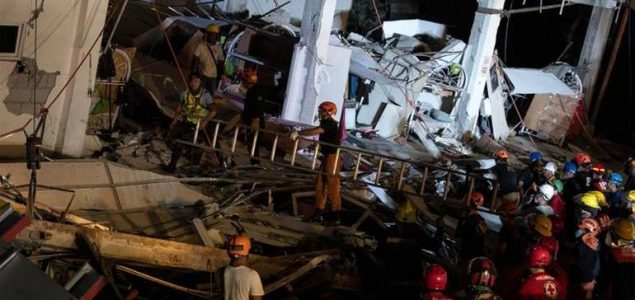 Potraga za stradalim nakon zemljotresa na Filipinima