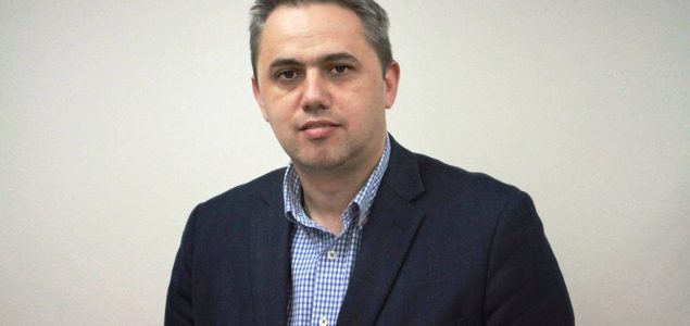 Nezavisni blok: Neprihvatljive su prijetnje novinaru Nikoli Vučiću i njegovoj porodici