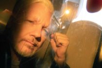 Britanski novinar: Assange polako umire u zatvoru, drže ga u samici