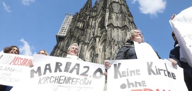 Žene – katolkinje – po prvi put u Njemačkoj organizovano i javno protestvuju protiv svoje – katoličke crkve