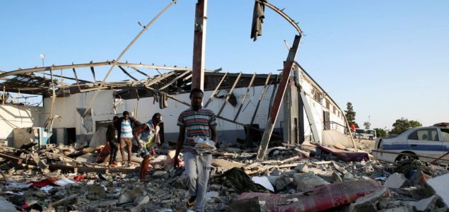 Desetine mrtvih u napadu na migrantski centar u Tripoliju