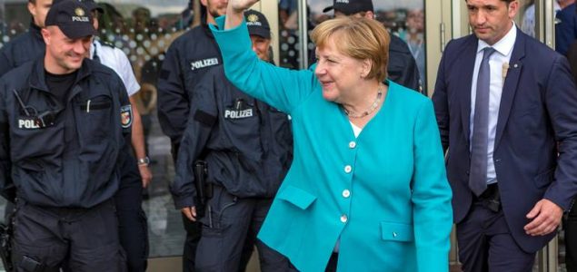 Merkel: Ozbiljno shvatamo obavezu većih izdvajanja za odbranu